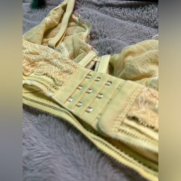 36D yellow lace unlined bra la vie en rose - Picture 4 of 4